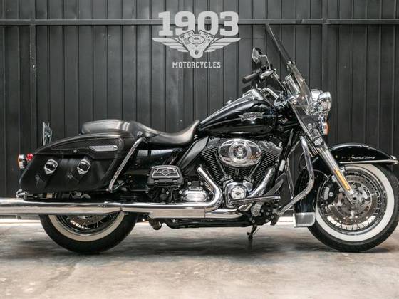 HARLEY-DAVIDSON ROAD KING CLASSIC 